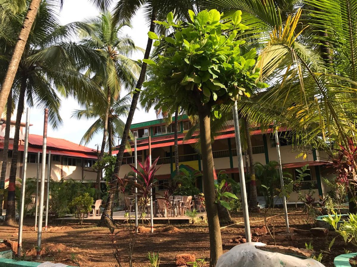 Sukhsagar Beach Resort Colva Exteriör bild